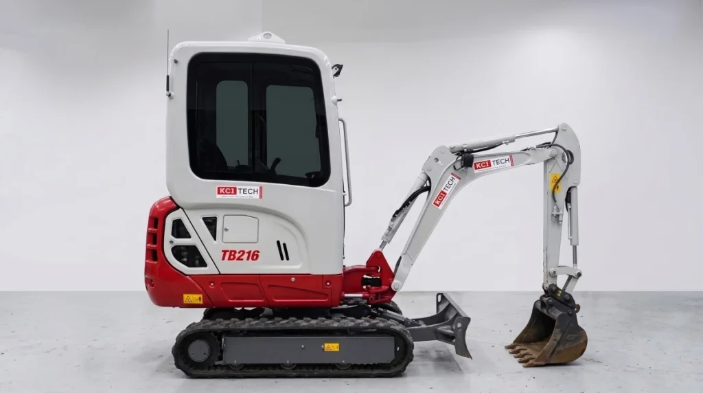 Minibáger Takeuchi TB216 s tónovanými sklami kabíny
